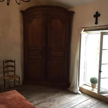 La Jauberthie לינה וארוחת בוקר